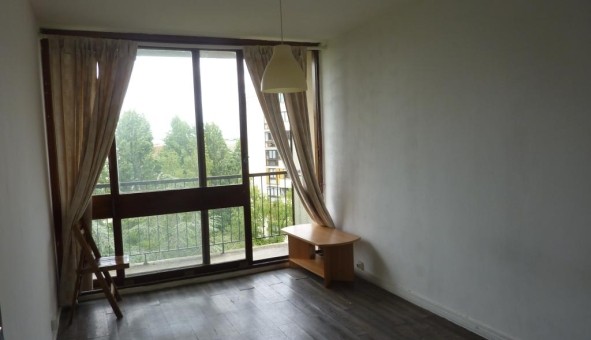 Logement tudiant Studio à Fontenay le Fleury (78330)