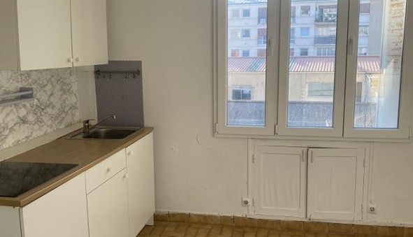 Logement tudiant Location Studio Vide Fontenay sous Bois (94120)