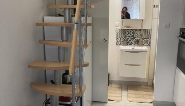 Logement tudiant Studio à Forcalqueiret (83136)