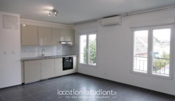 Logement tudiant Location Studio Vide Fosses (95470)