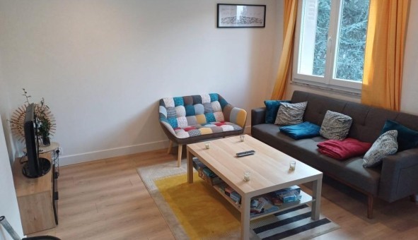 Logement �tudiant Studio &agrave; Gi�res (38610)