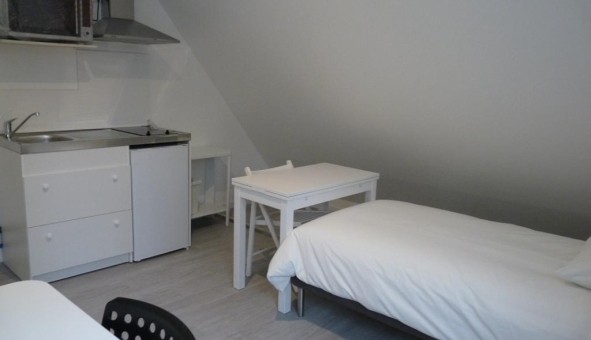 Logement tudiant Location Studio Vide Gometz la Ville (91400)