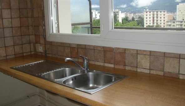 Logement tudiant Studio à Grenoble (38000)