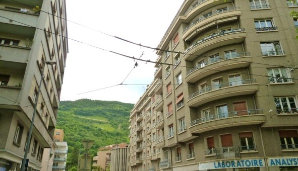 Logement tudiant Studio à Grenoble (38000)