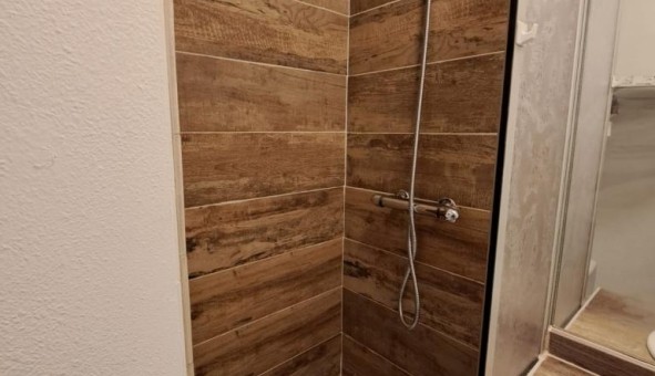 Logement étudiant Location Studio Vide Grenoble (38000)