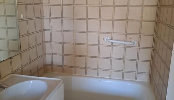 Logement �tudiant Studio &agrave; Gr�oux les Bains (04800)