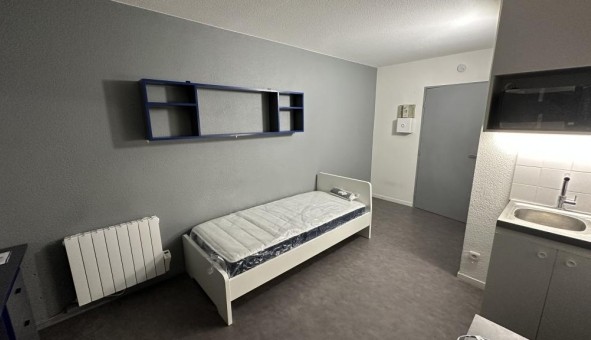 Logement étudiant Location Studio Vide Guyancourt (78280)