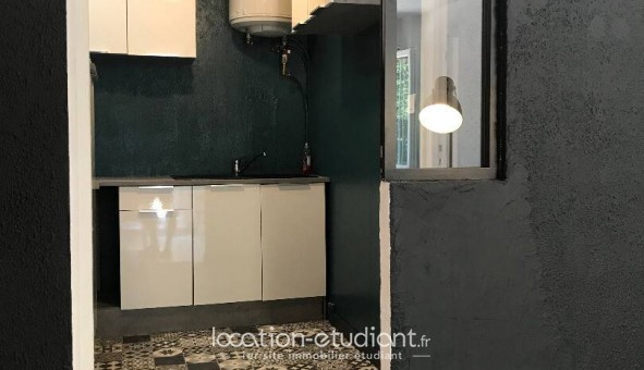 Logement tudiant Studio à Hyres (83400)