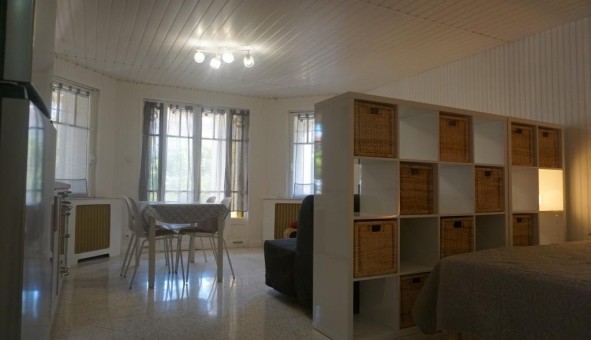 Logement tudiant Studio à Hyres (83400)