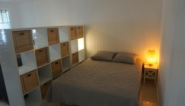 Logement tudiant Studio à Hyres (83400)