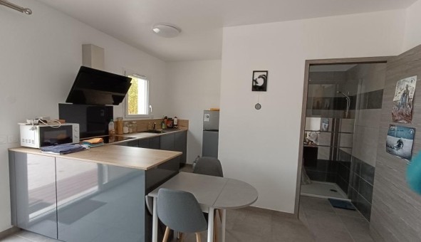 Logement tudiant Studio à Hyres (83400)