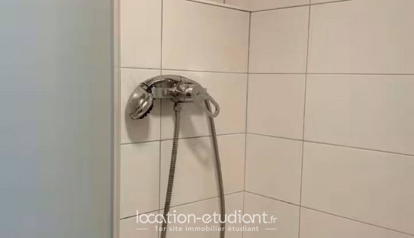 Logement tudiant Studio à Hyres (83400)