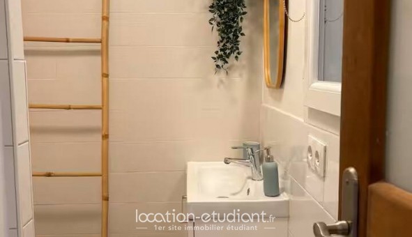 Logement tudiant Studio à Hyres (83400)