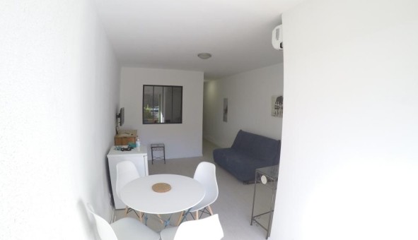 Logement tudiant Studio à Hyres (83400)