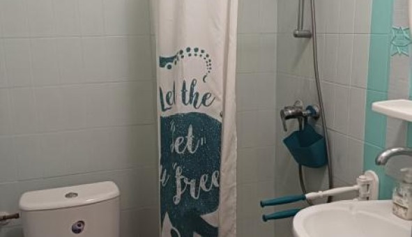 Logement tudiant Studio à Hyres (83400)