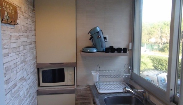 Logement tudiant Studio à Hyres (83400)