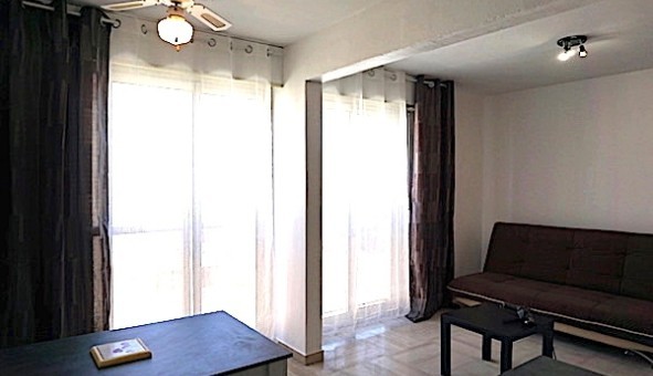 Logement tudiant Location Studio Vide Hyres (83400)
