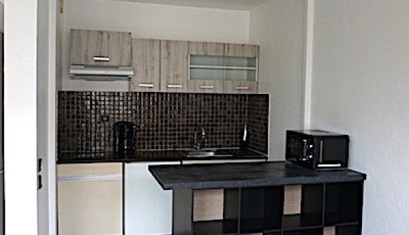 Logement tudiant Studio à Hyres (83400)