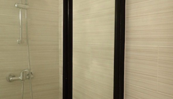 Logement tudiant Studio à Hyres (83400)