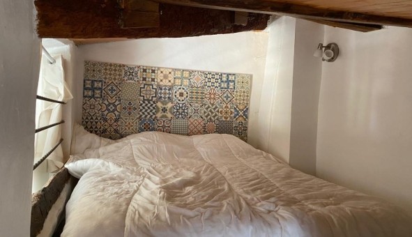 Logement tudiant Studio à Hyres (83400)