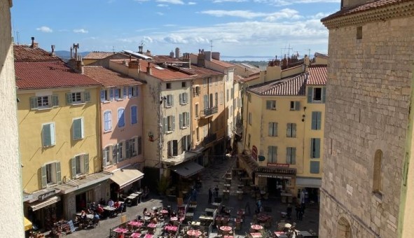 Logement tudiant Studio à Hyres (83400)