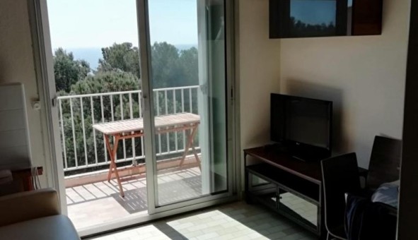 Logement tudiant Studio à Hyres (83400)