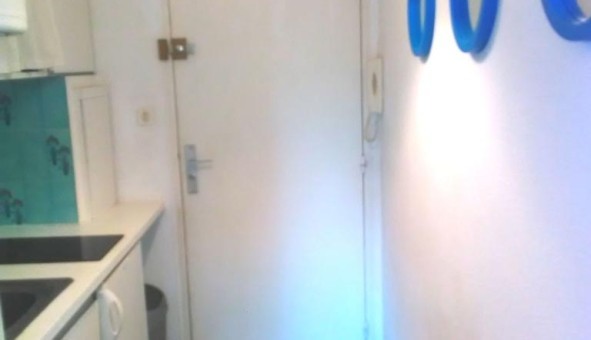 Logement tudiant Studio à Hyres (83400)
