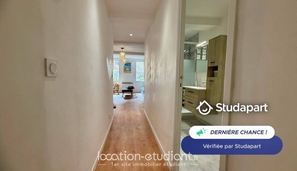 Logement tudiant Studio à Hyres (83400)