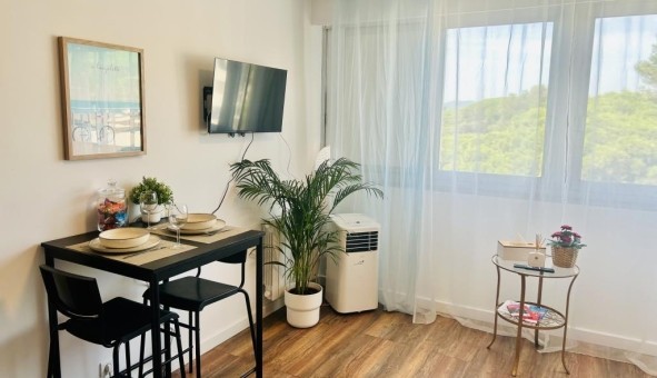 Logement �tudiant Studio &agrave; Hy�res (83400)