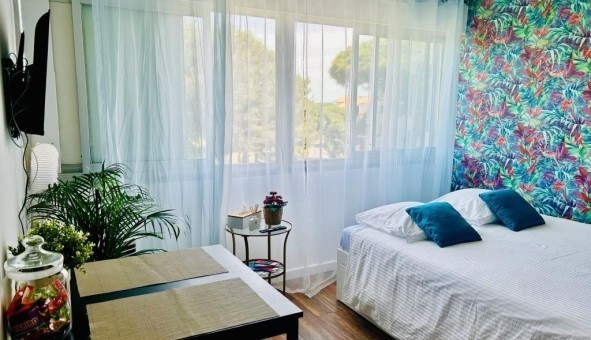 Logement �tudiant Studio &agrave; Hy�res (83400)