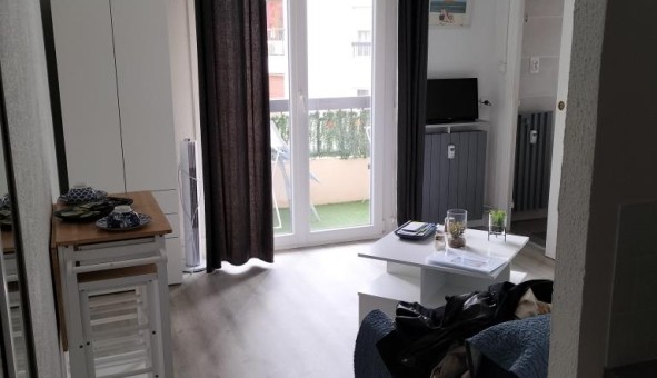 Logement tudiant Studio à Hyres (83400)