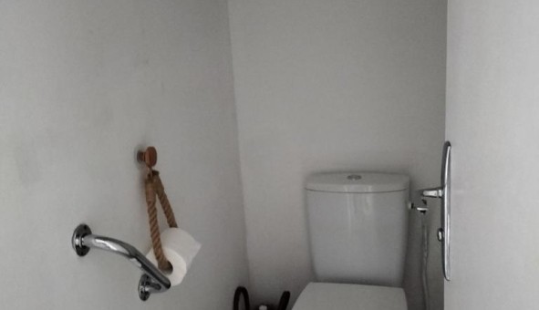 Logement tudiant Studio à Hyres (83400)