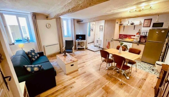 Logement tudiant Location Studio Vide Hyres (83400)