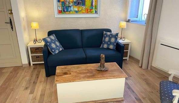 Logement tudiant Studio à Hyres (83400)