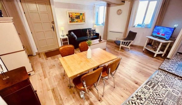 Logement tudiant Studio à Hyres (83400)