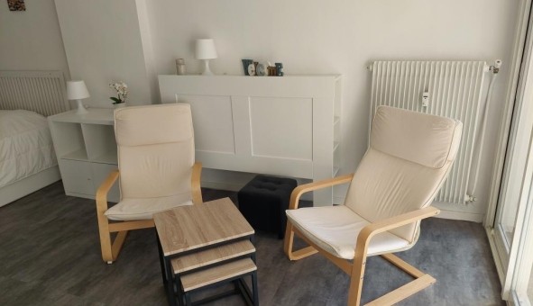 Logement �tudiant Studio &agrave; Hy�res (83400)