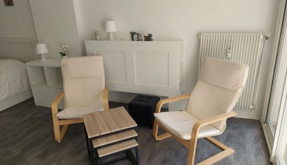 Logement �tudiant Studio &agrave; Hy�res (83400)