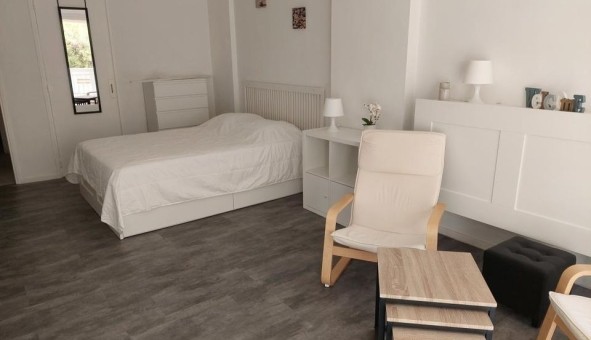 Logement �tudiant Studio &agrave; Hy�res (83400)