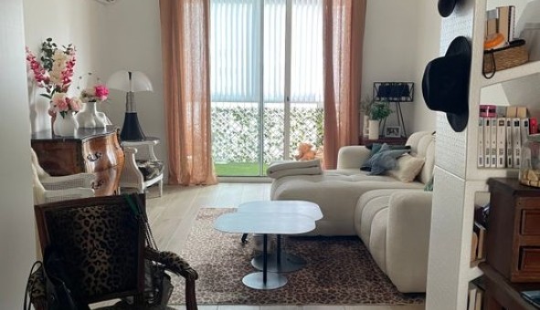 Logement �tudiant Studio &agrave; Hy�res (83400)