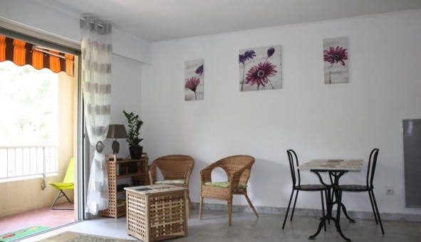 Logement �tudiant Studio &agrave; Hy�res (83400)