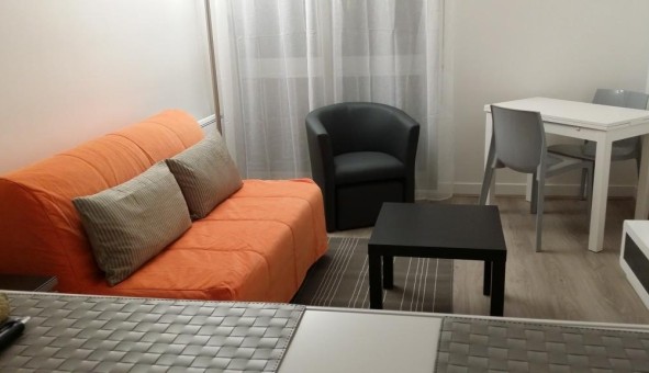 Logement étudiant Location Studio Vide Issy les Moulineaux (92130)