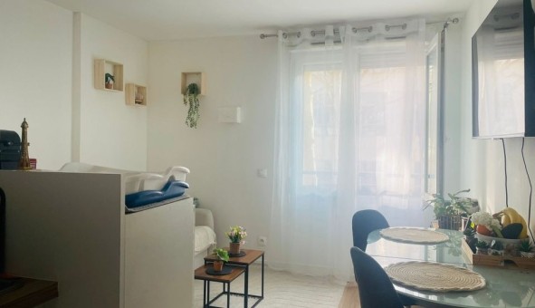 Logement �tudiant Location Studio Vide Issy les Moulineaux (92130)