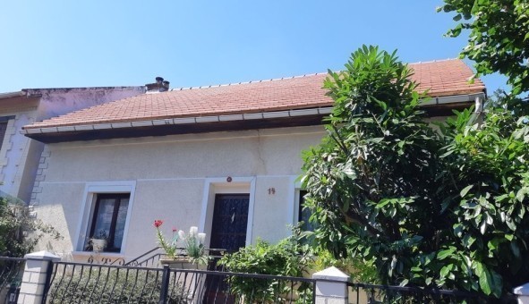 Logement �tudiant Studio &agrave; Ivry sur Seine (94200)