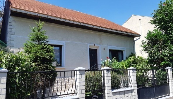 Logement �tudiant Studio &agrave; Ivry sur Seine (94200)
