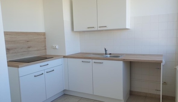 Logement tudiant Location Studio Vide Jou ls Tours (37300)