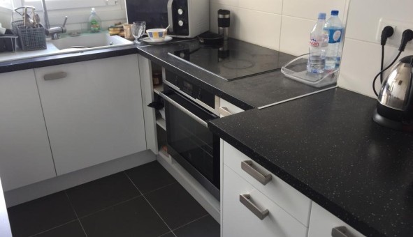 Logement tudiant Studio à L'Ha les Roses (94240)