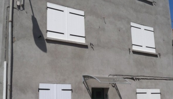 Logement tudiant Location Studio Vide La Crau (83260)