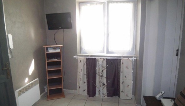 Logement tudiant Studio à La Crau (83260)