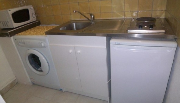 Logement tudiant Studio à La Crau (83260)