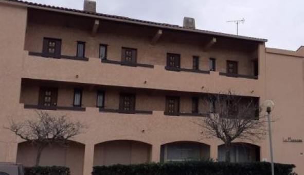 Logement tudiant Location Studio Vide La Londe les Maures (83250)